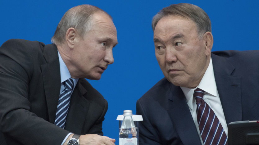 Владимир Путин (слева) и Нурсултан Назарбаев (справа). Фото: &copy; РИА Новости/Сергей Гунеев&nbsp;




