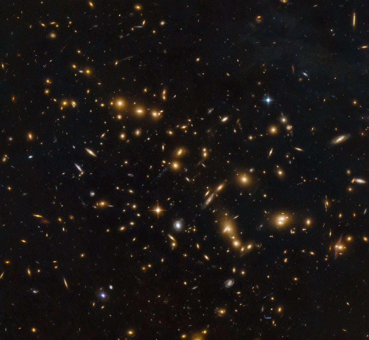 Фото: © ESA/Hubble & NASA, RELICS