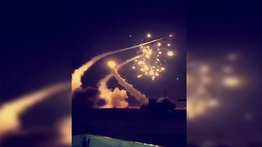 Момент перехвата ПВО&nbsp;Саудовской Аравии запущенных из Йемена ракет в районе города Эр-Рияда, 25 марта 2018 года.&nbsp;Фото: &copy; Twitter/AlArabiya