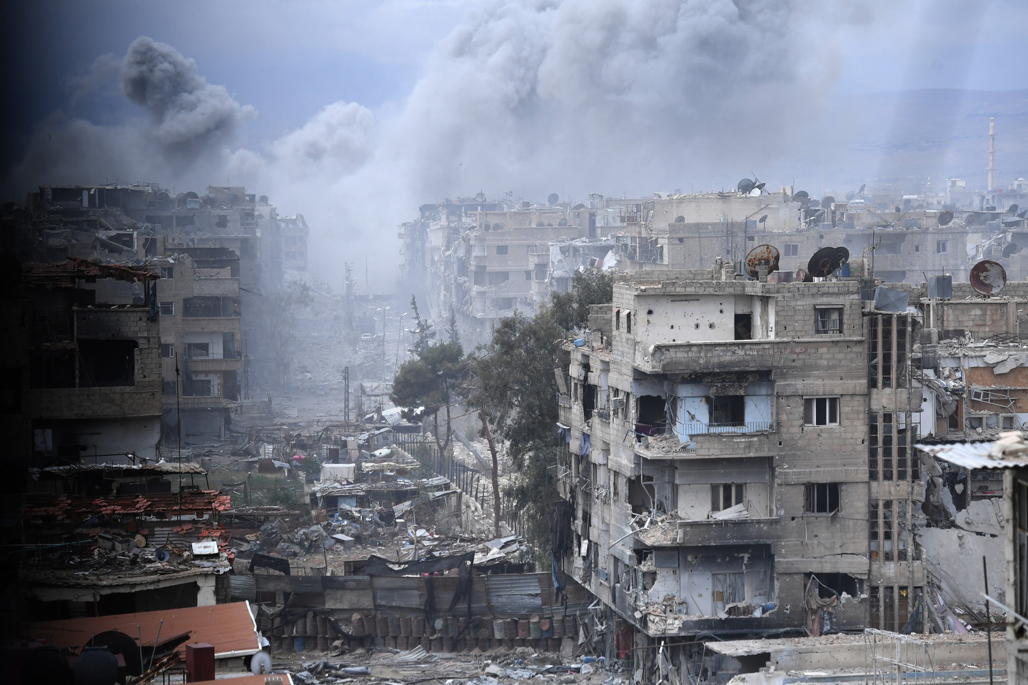 Руины района Ярмук на юге Дамаска, где окружены террористы ИГИЛ. Фото: &copy; РИА Новости/Михаил Воскресенский