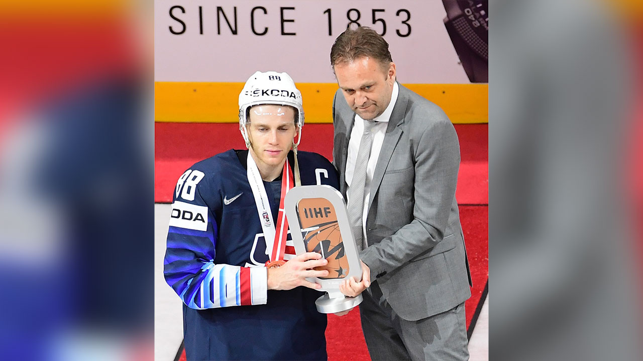 Игрок сборной США Патрик Кейн (слева). Фото: &copy; РИА Новости/Алексей Куденко