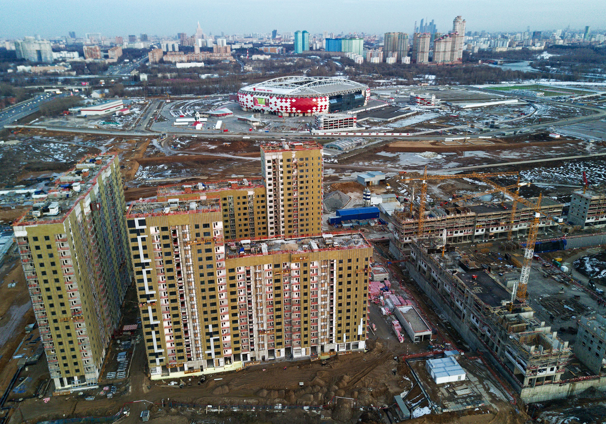 Строительство жилых домов комплекса "Город на реке Тушино — 2018" в Москве, март 2017 года. Фото: © РИА Новости / Максим Блинов