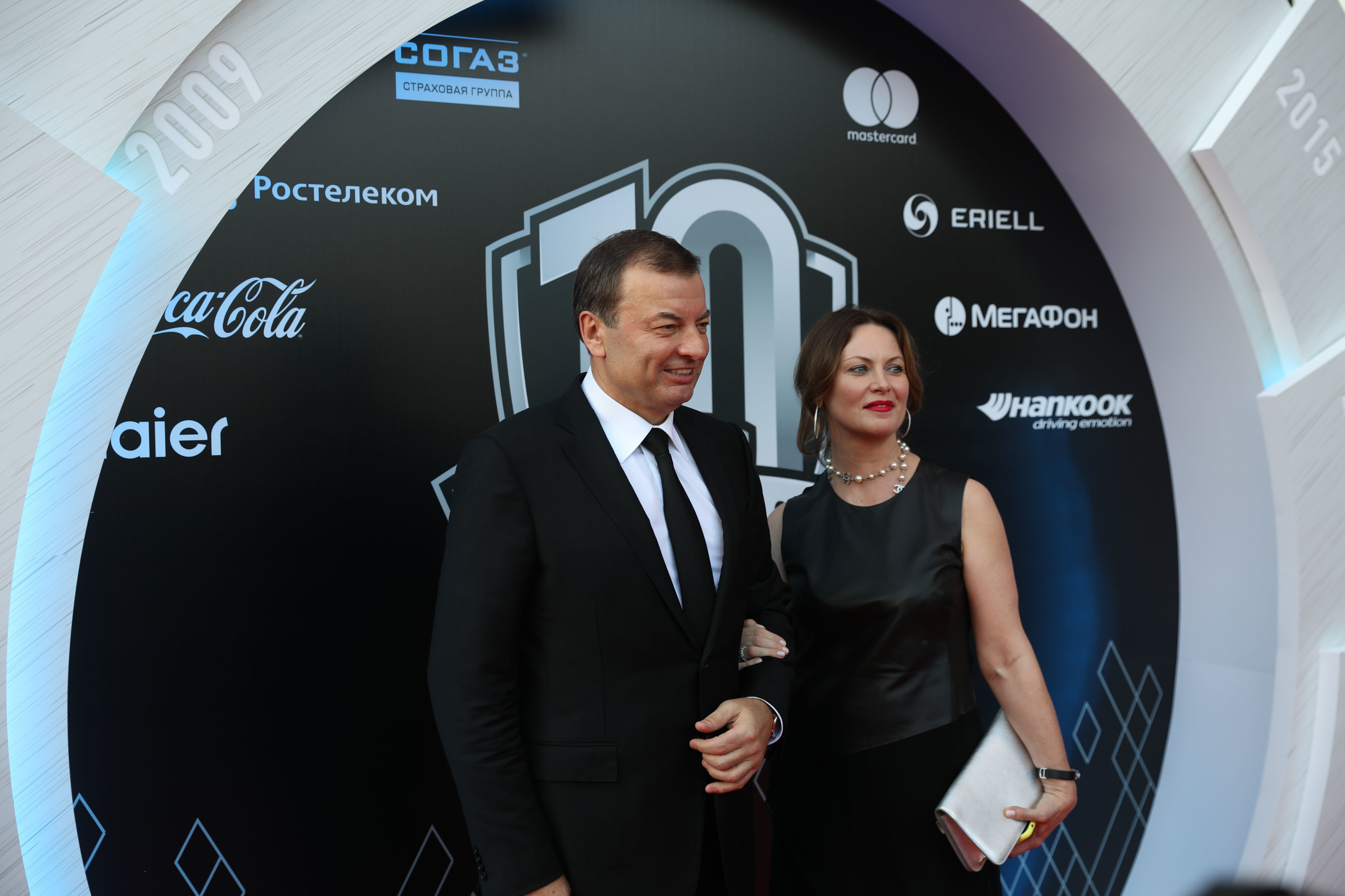Президент Единой лиги ВТБ Сергей Кущенко с женой.