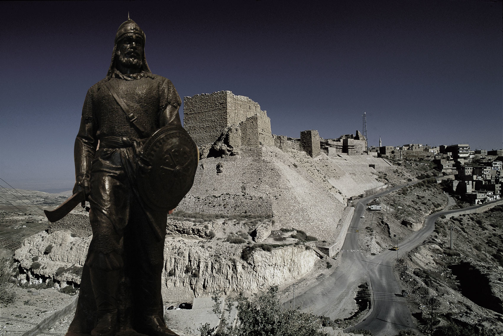 Замок Керак и скульптура Саладина. Коллаж © L!FE. Фото: © wikipedia.org
