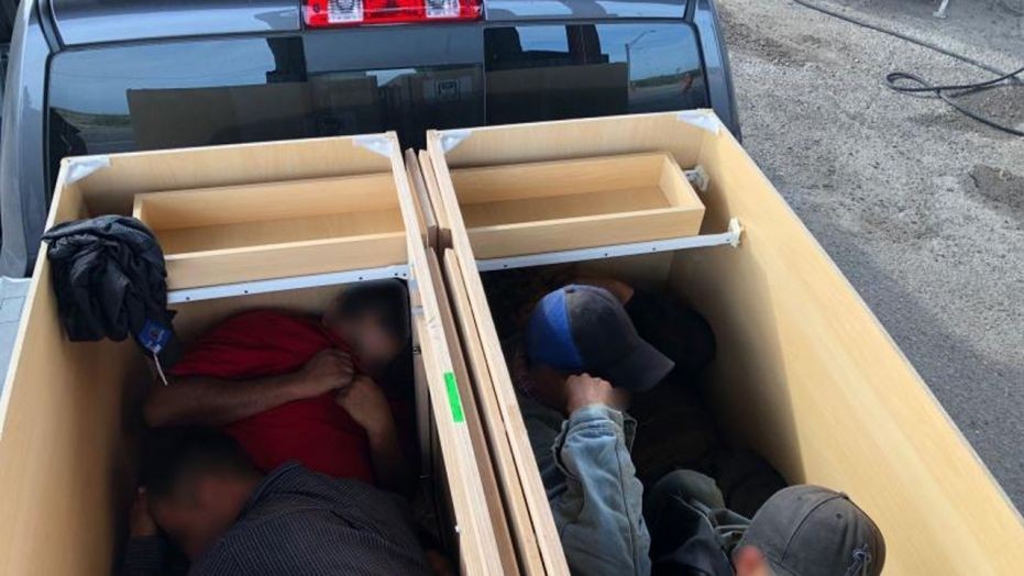 Мексиканские нелегалы пытались пробраться в США в шкафах