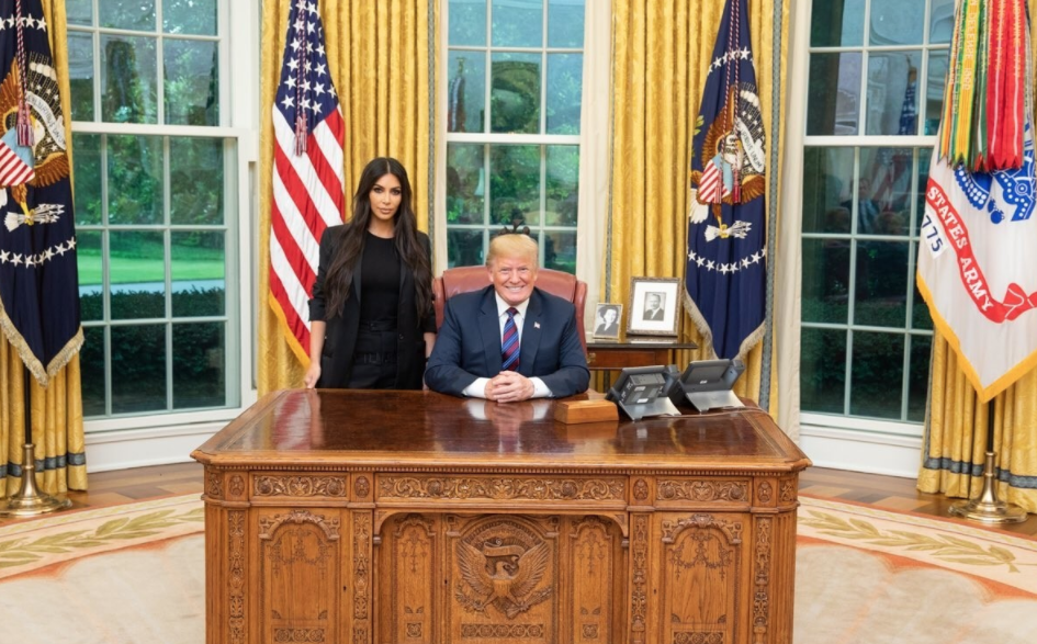 Ким Кардашьян и президент США Дональд Трамп. Фото:&nbsp;&copy; Twitter/Donald J. Trump


