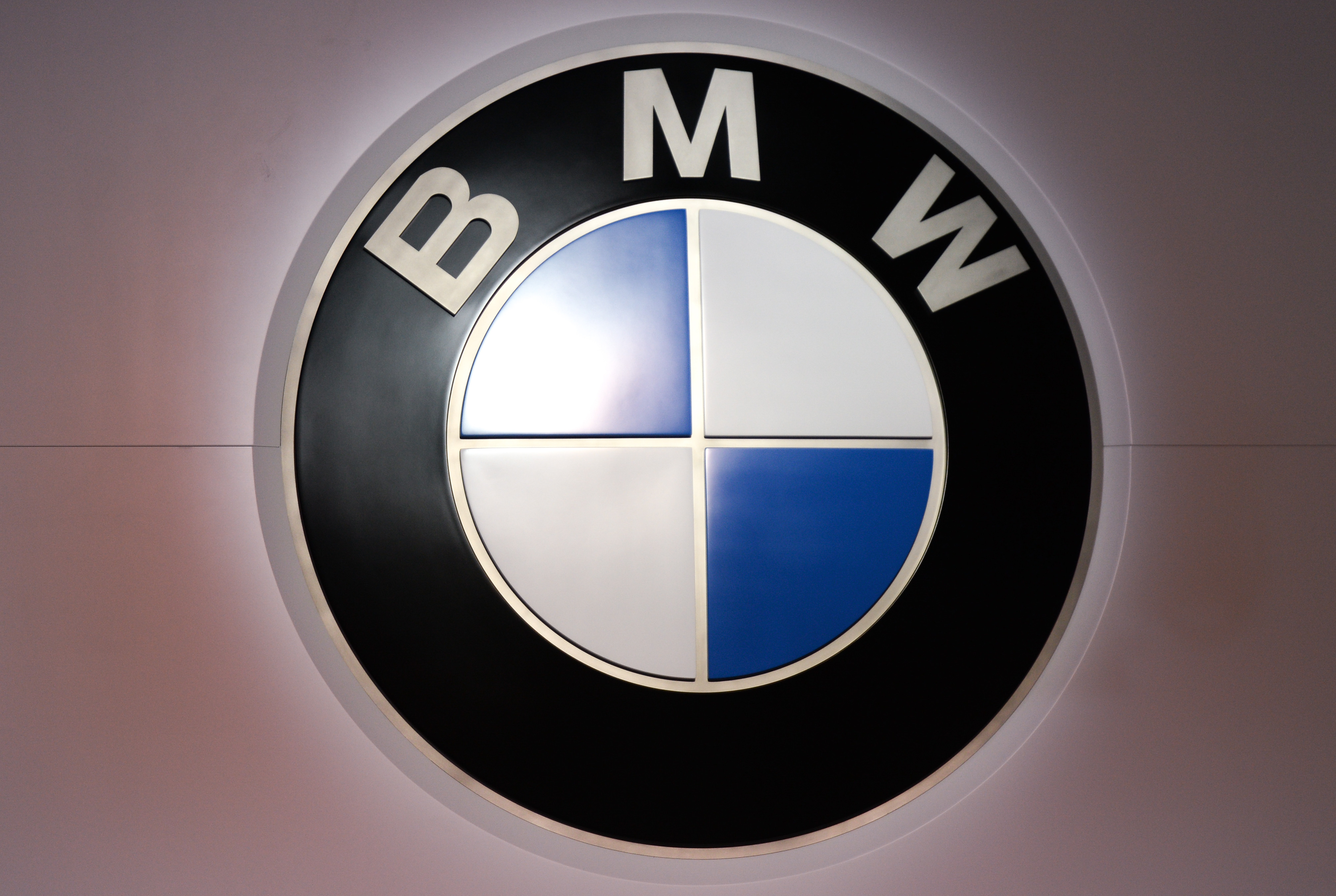 Как выглядит марка bmw