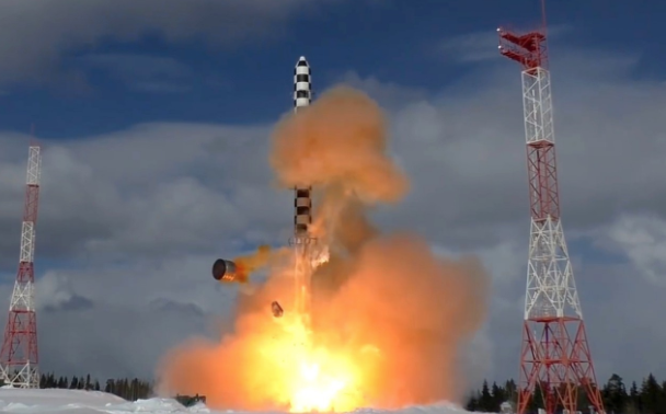 Запуск тяжелой межконтинентальной баллистической ракеты "Сармат".
Фото: &copy;РИА Новости/Минобороны РФ


