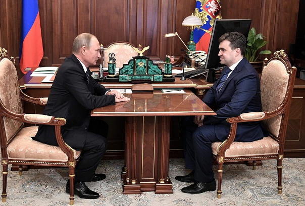 Владимир Путин, Станислав Воскресенский (справа). Фото: пресс-служба президента РФ