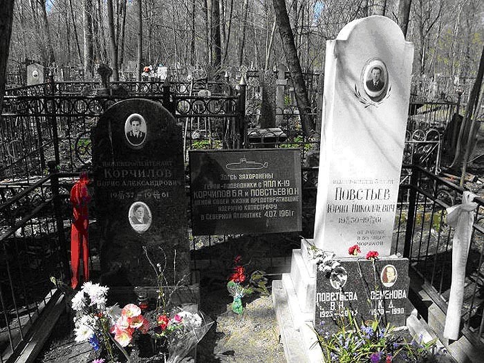 Могила Корчилова и Повстьева на Красненьком кладбище в Санкт-Петербурге. Фото: © flot.com