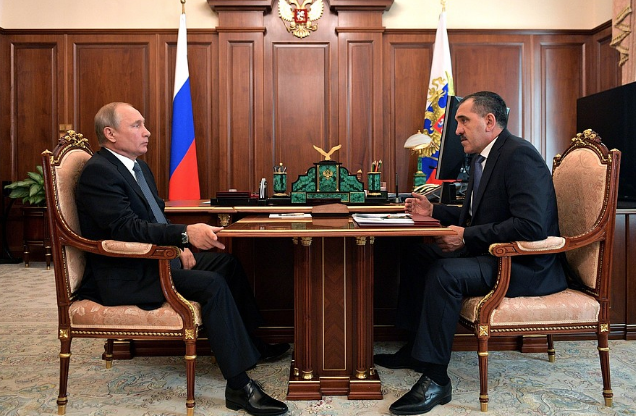 Владимир Путин, Юнус-Бек Евкуров. Фото: пресс-служба президента РФ