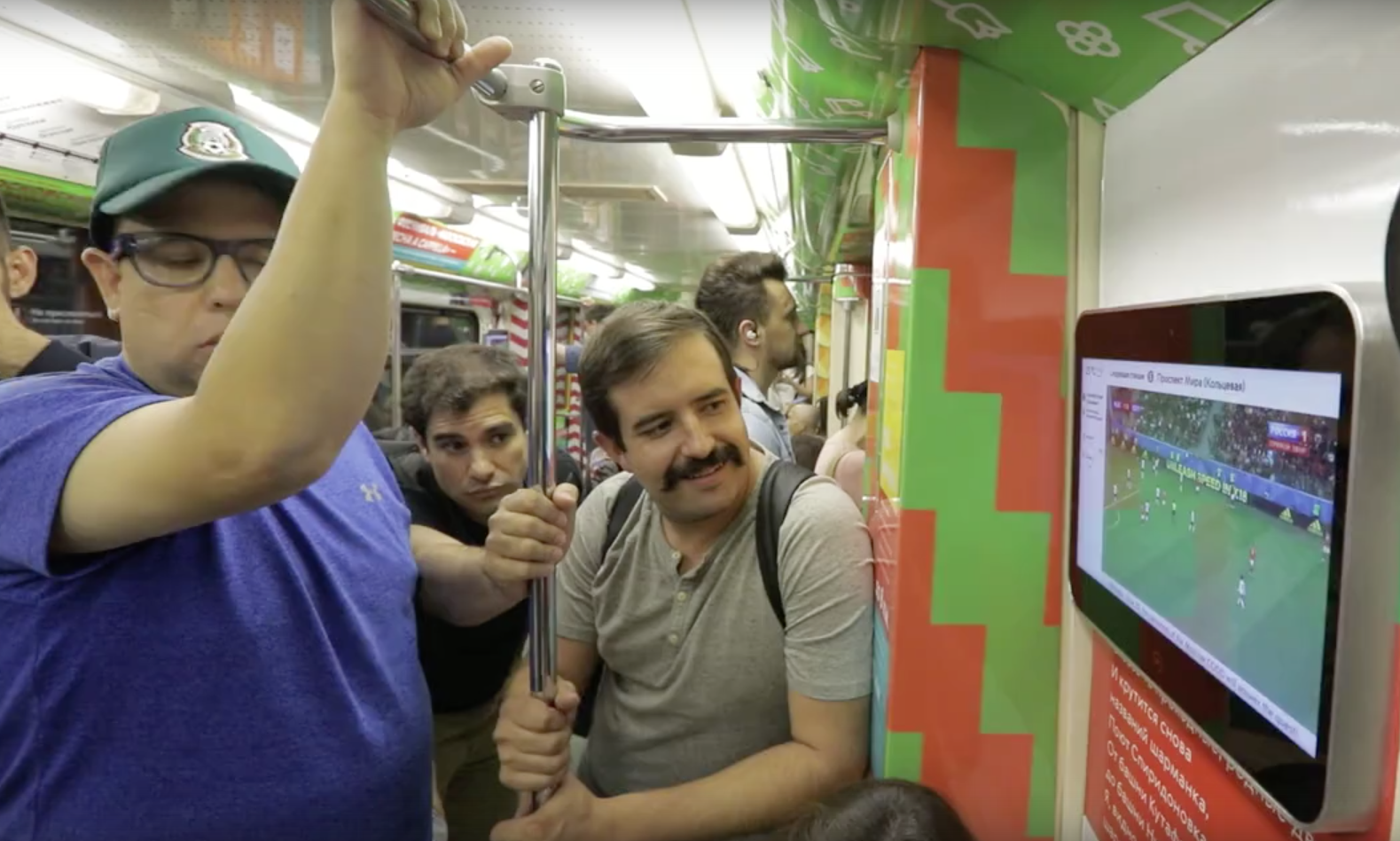 Фото: &copy; скриншот видео "ЧМ 2018 на экранах в метро", ВКонтакте /&nbsp;Московское метро