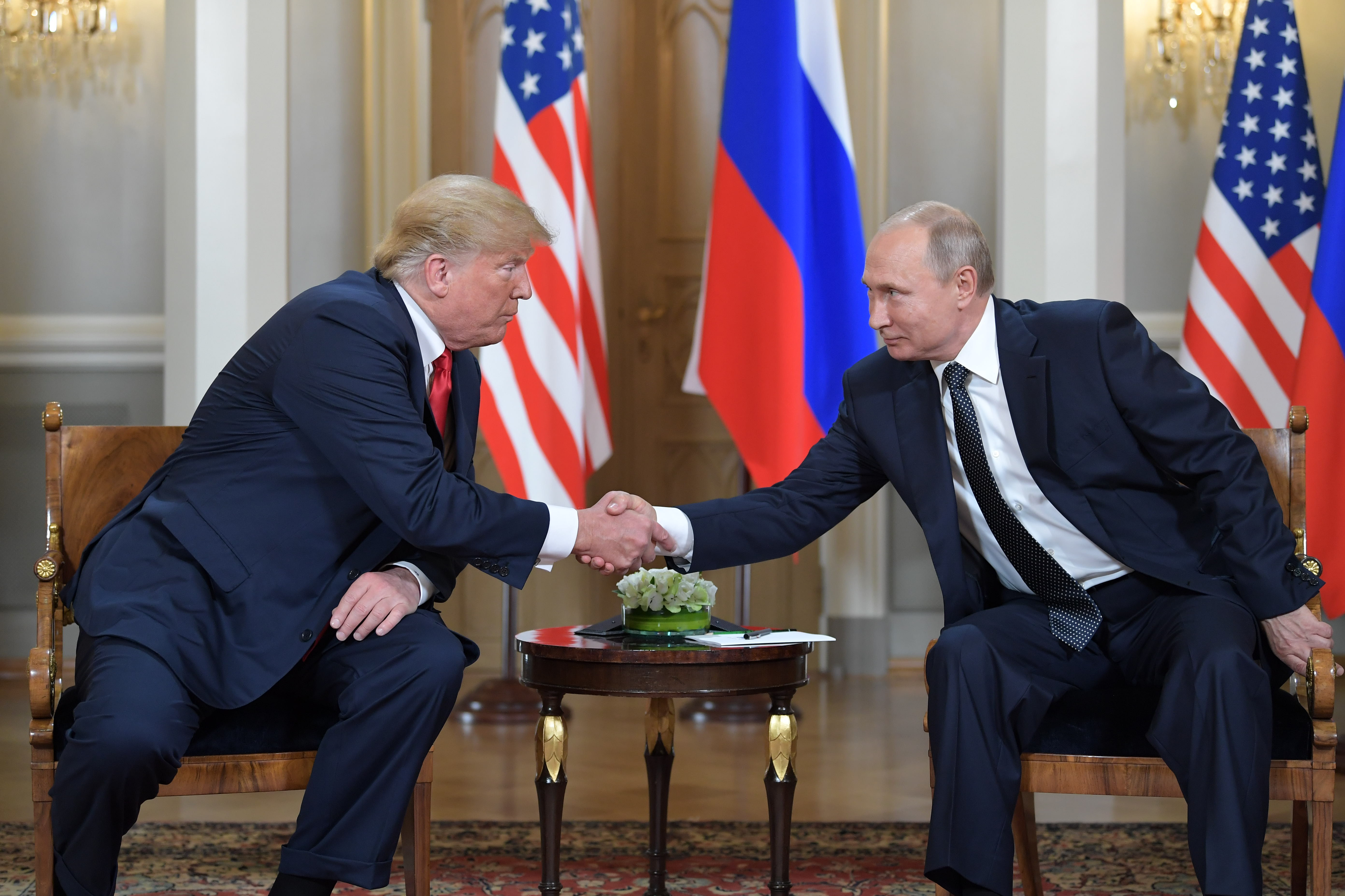 Владимир Путин и Дональд Трамп (слева). Фото: &copy;РИА Новости/Сергей Гунеев