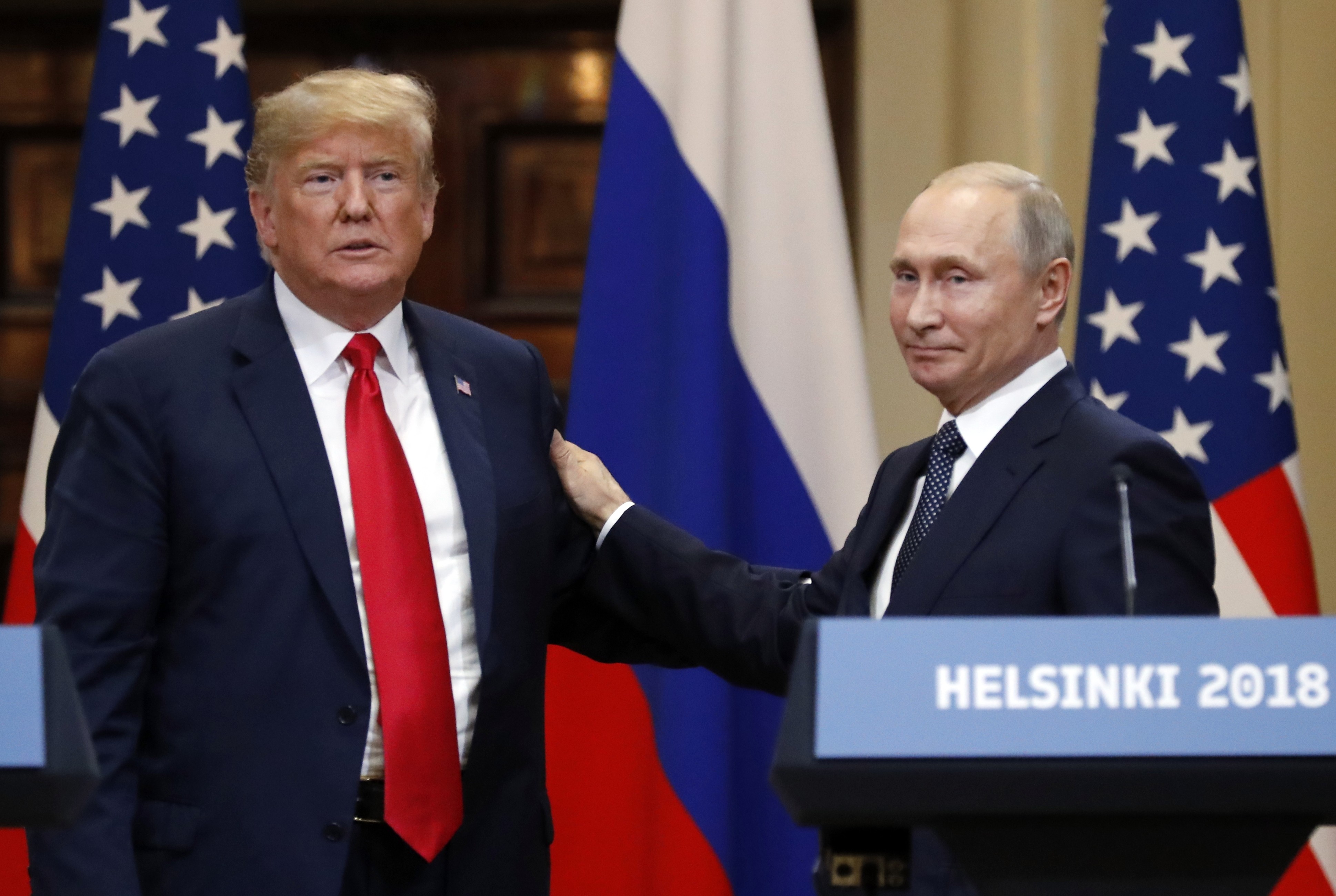 Владимир Путин, Дональд Трамп (слева). Фото: &copy;РИА Новости/Сергей Гунеев