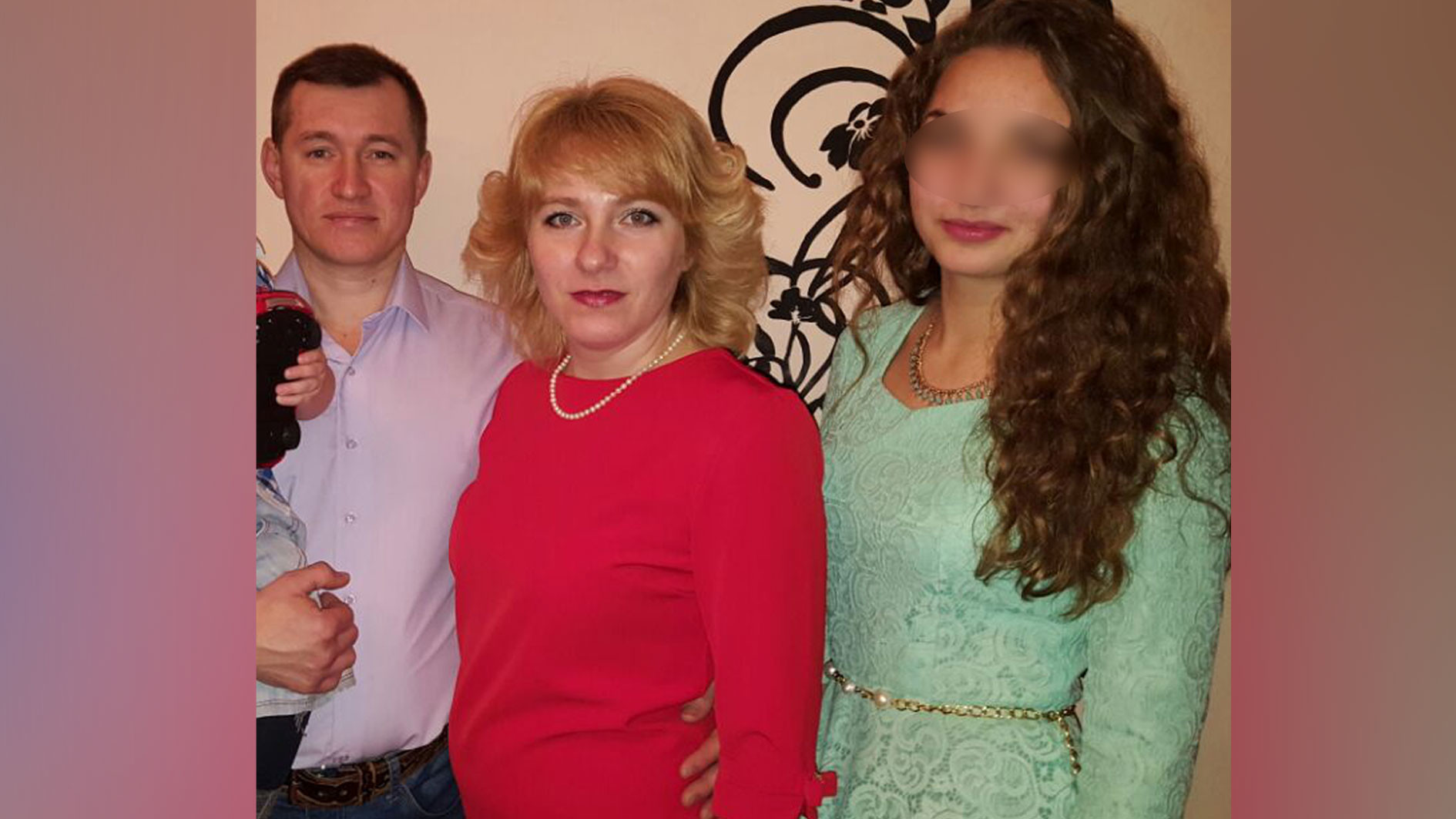 Юная живодёрка Екатерина Ш. и её родители. Фото: соцсети