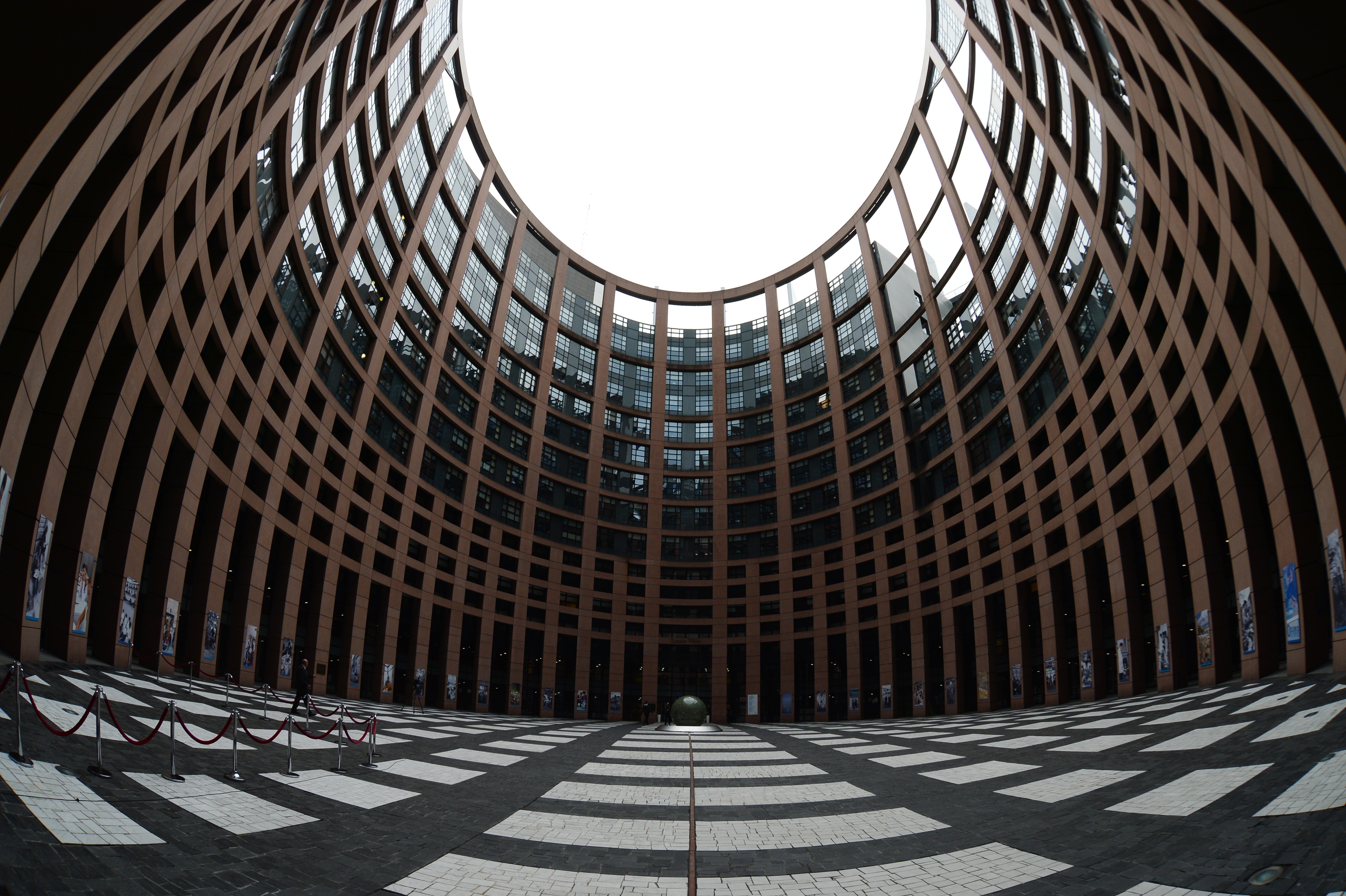 Двор здания Европарламента. Фото: &copy; РИА Новости/Алексей Витвицкий