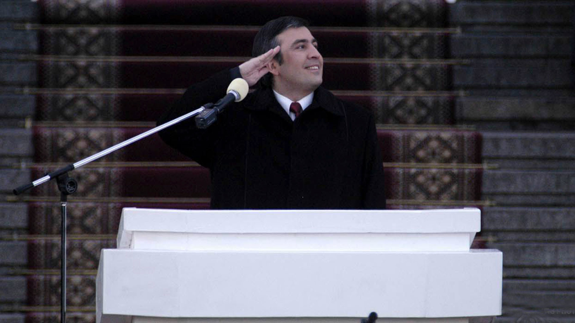Президент Грузии Михаил Саакашвили во время церемонии инаугурации в Тбилиси. Фото из коллекции Нино Мелия. Фото: © РИА Новости