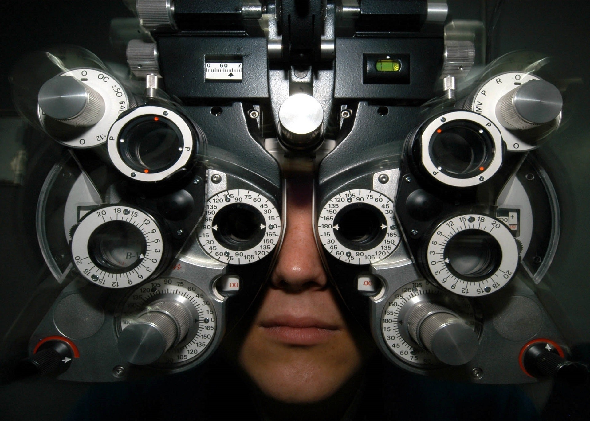 Как вылечить зрение без врачей