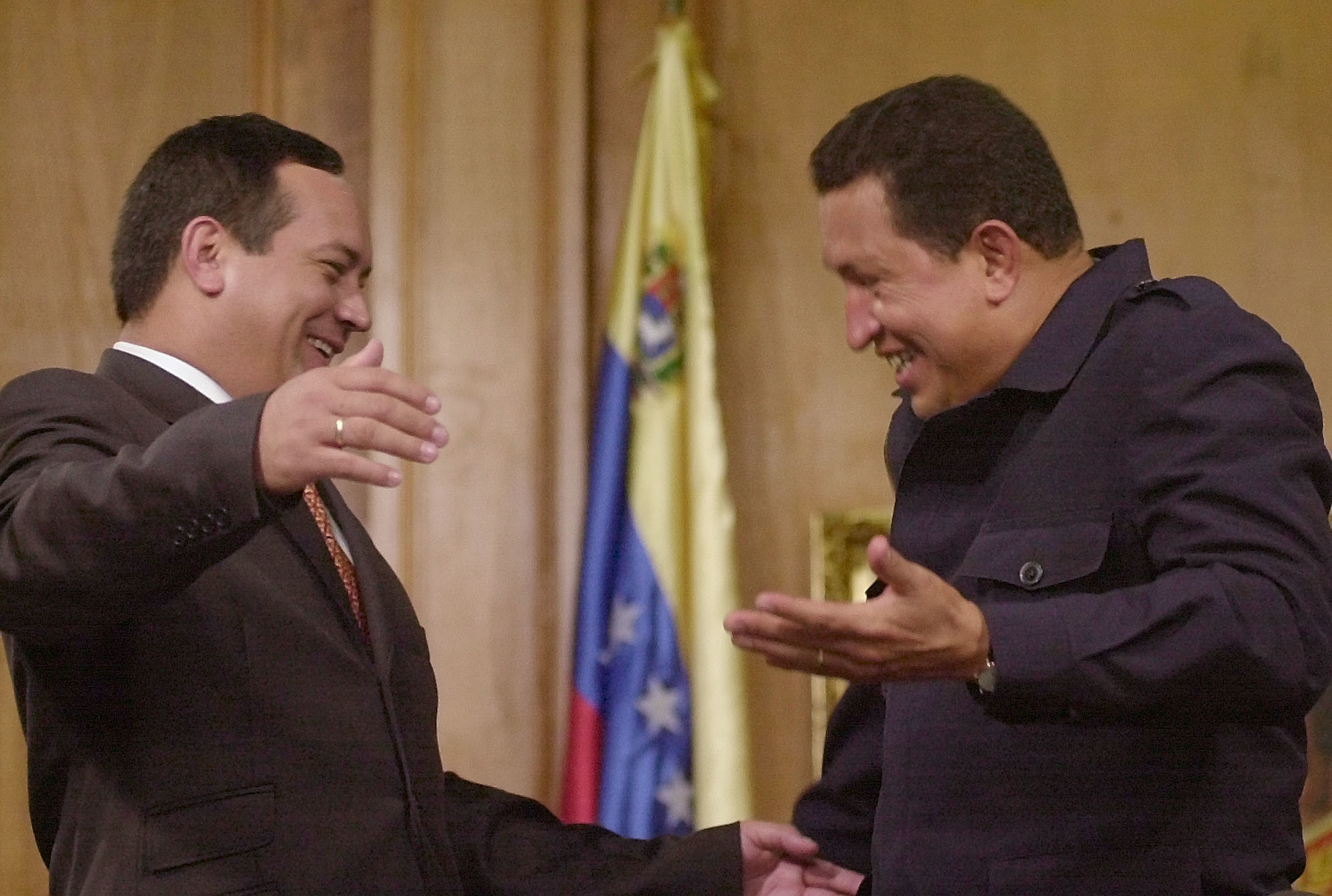 Диосдадо Кабельо и Уго Чавес. Фото © AP Photo/Fernando Llano