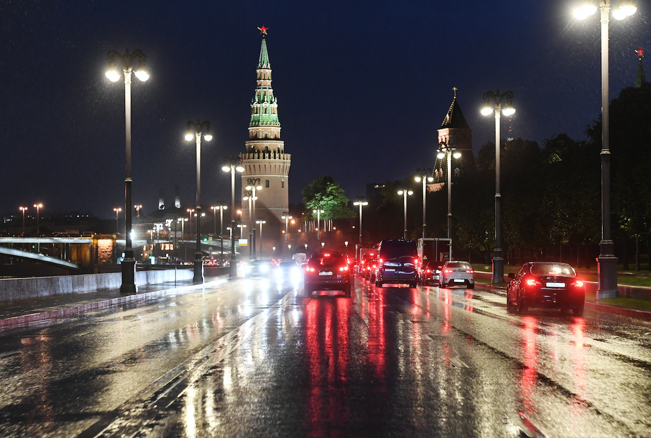 Ночная дождливая Москва. Дождь в Москве. Москва ночь дождь. Ночная пасмурная Москва.