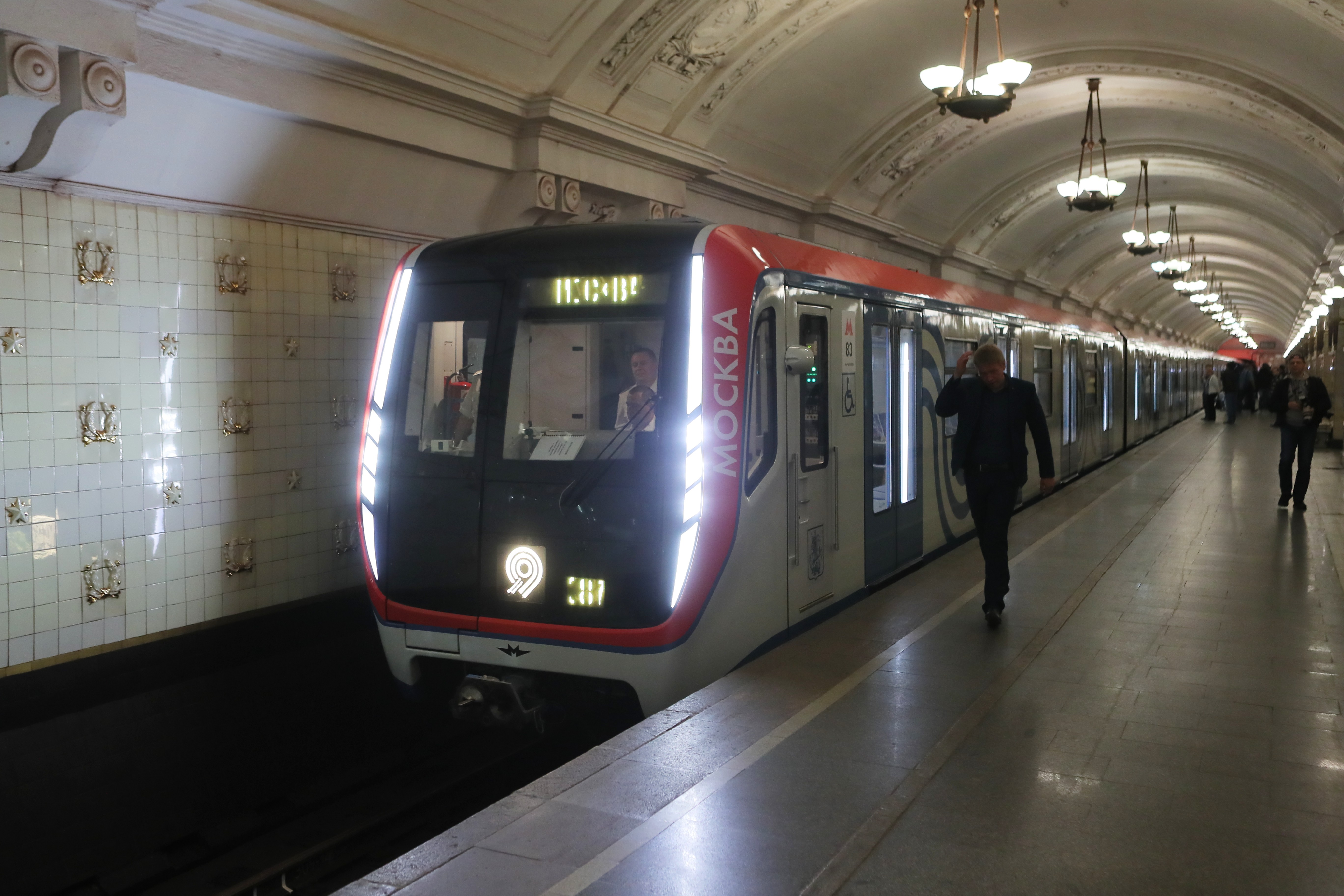 Сколько скорость поезда в метро. Метро поезда Московского метрополитена. Метрополитен будущего. Скорость поезда в метро. Поезда метро будущего.