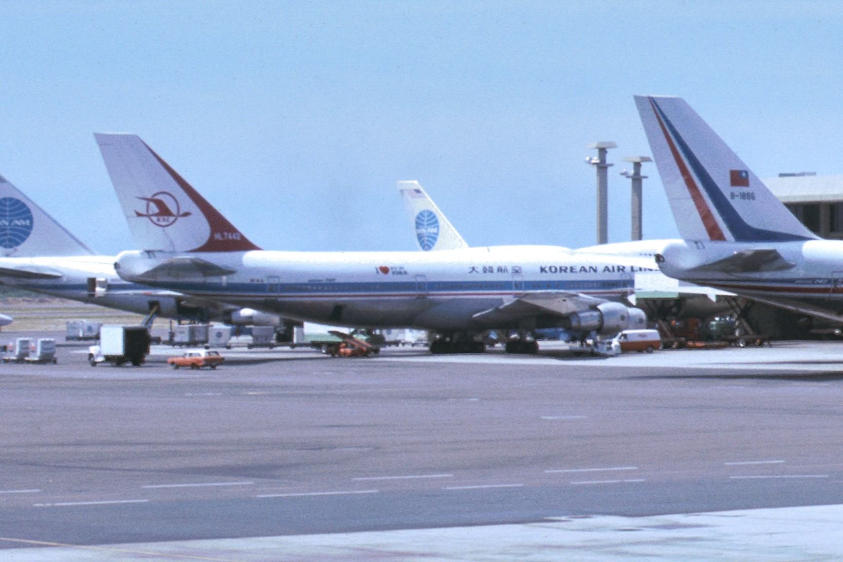 Разбившийся самолёт за 2 года до катастрофы. Фото: © Википедия