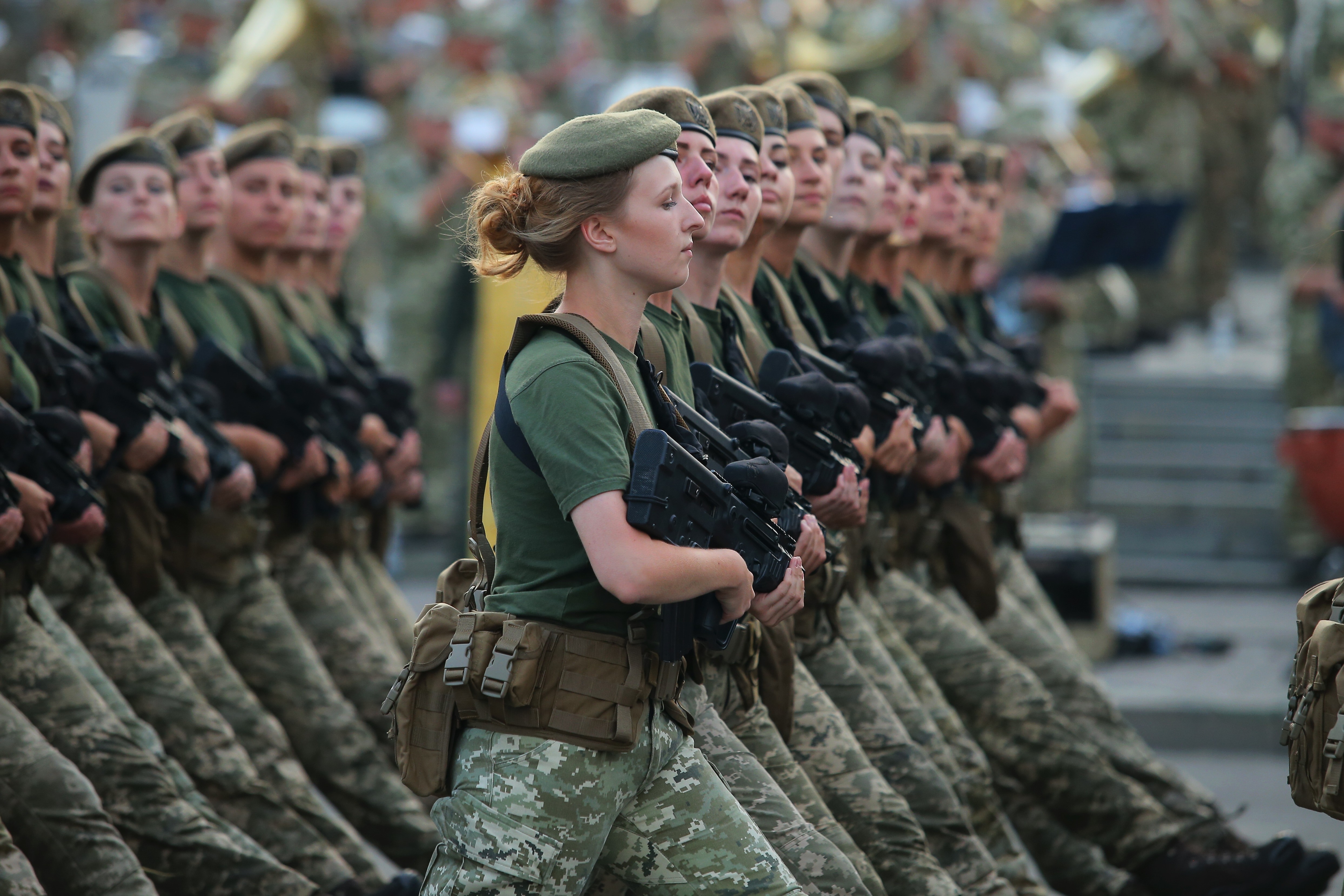 Армейская женщина