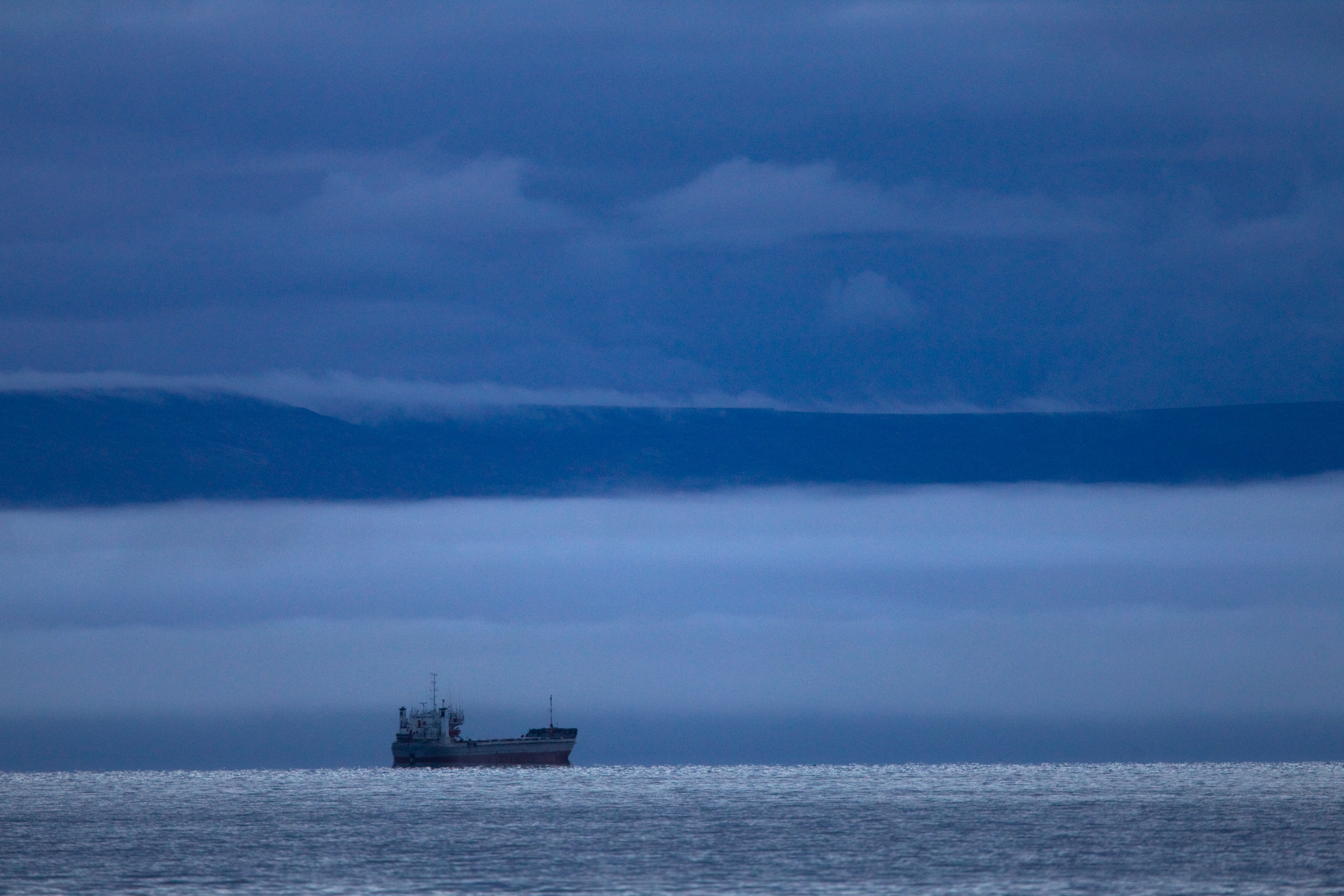 Морской рубеж. Северное море. Корабли на мели в северных морях. Корабли в Мраморном море. Восточно Сибирское море судно.