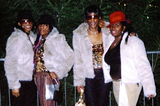 Фото: Mirror. Расстрелянные Летиша (вторая слева) и Шарлин (крайняя справа)