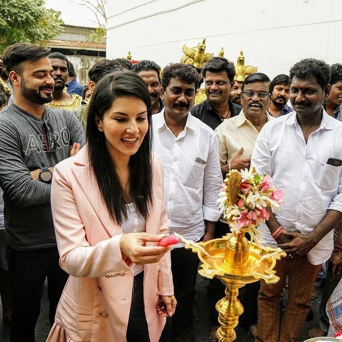 Фото: © Instagram/sunnyleone