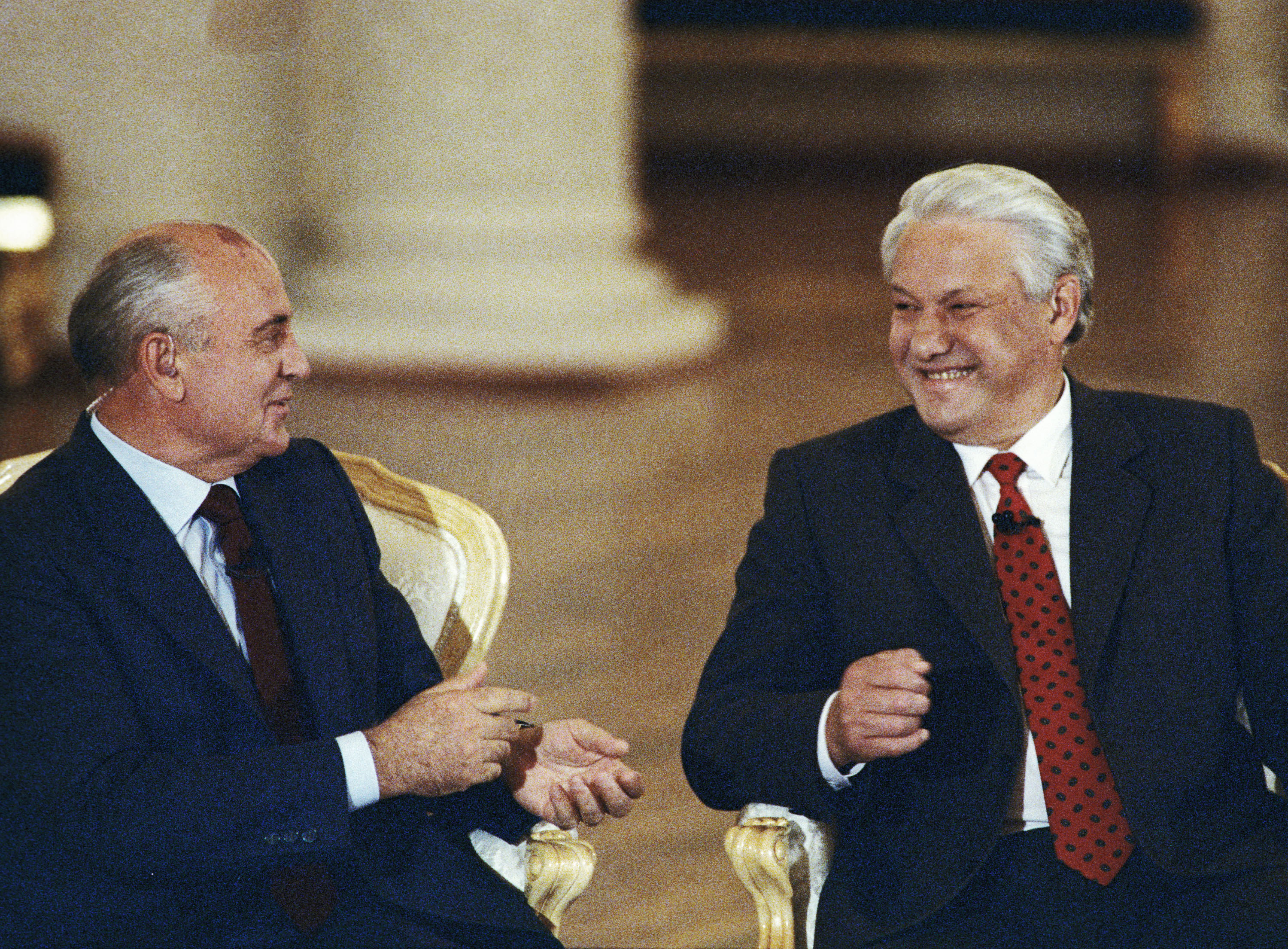 Президент СССР Михаил Горбачев (слева) и Президент РФ Борис Ельцин (справа). Фото: &copy; РИА Новости/Сергей Гунеев