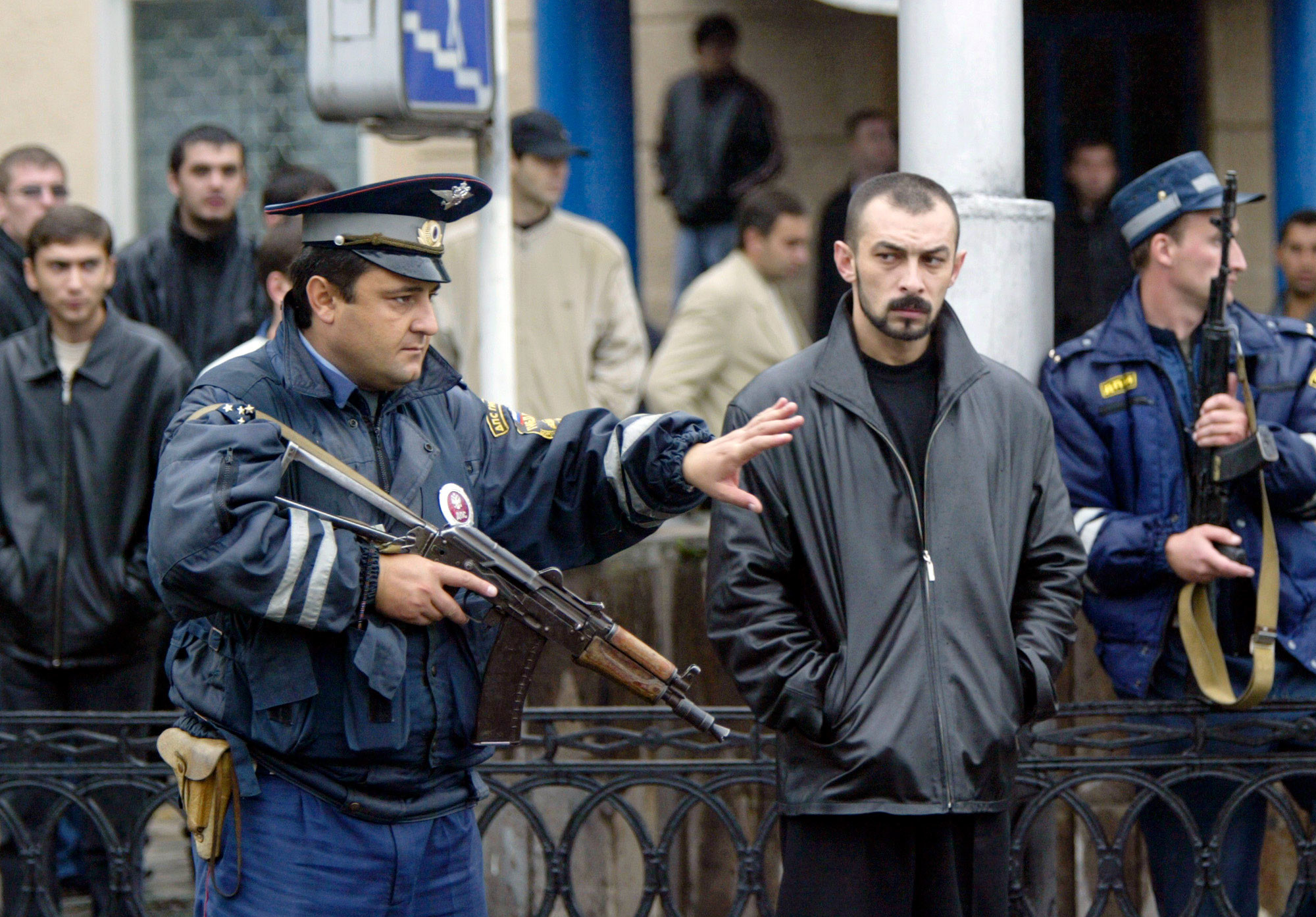 Милицейский патруль на улицах Нальчика. Фото © AP Photo/Misha Japaridze