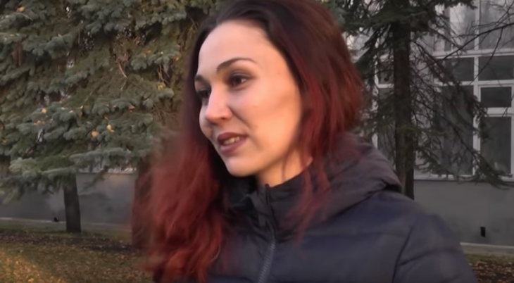 Жена подозреваемого Василя. Кадр из видео gtrk.tv