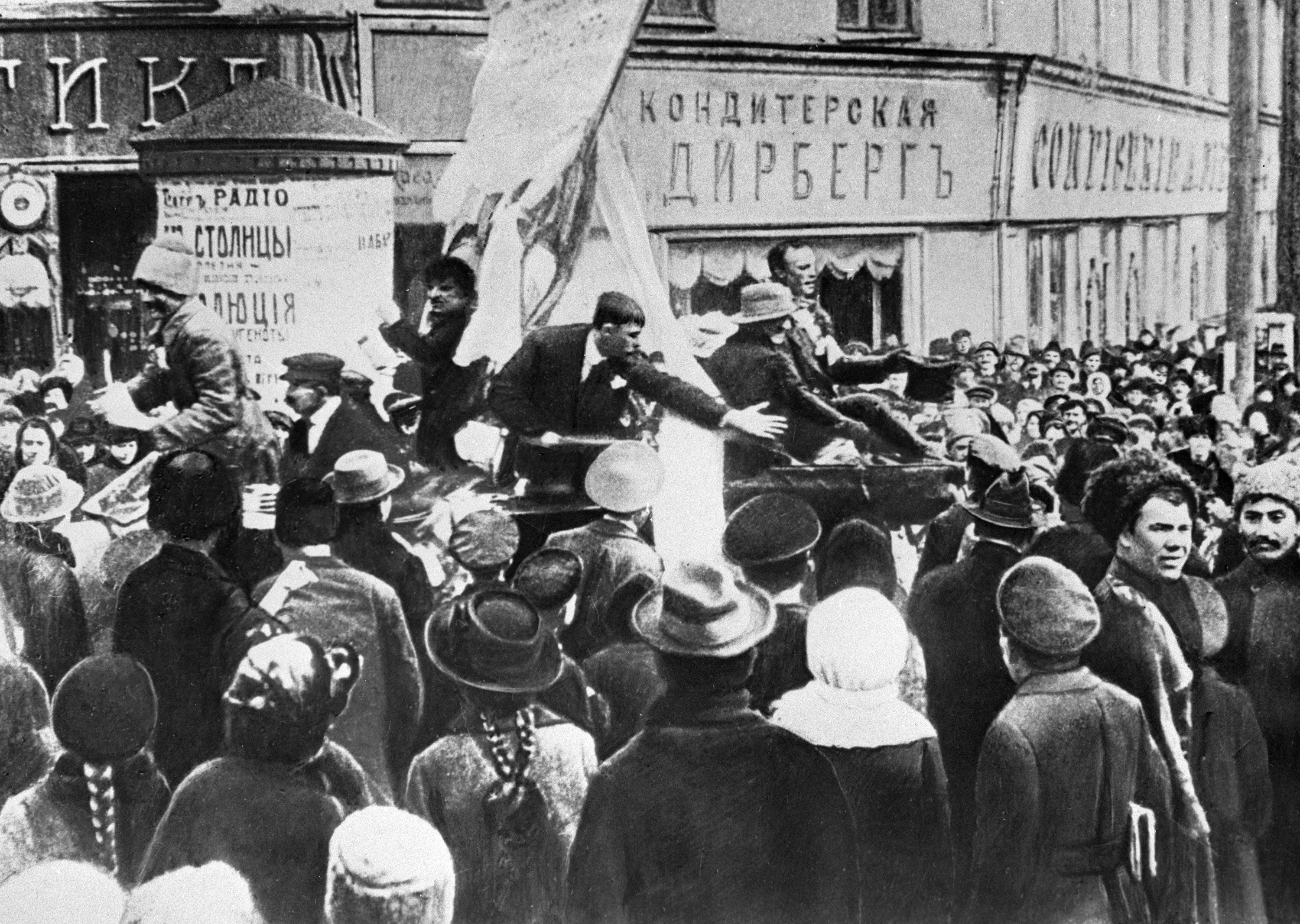 Февральская революция 1917 года. Февральская революция 1917. Февральские демонстрации 1917. 27 Февраля 1917 года Февральская революция. Революция февраль 1917.