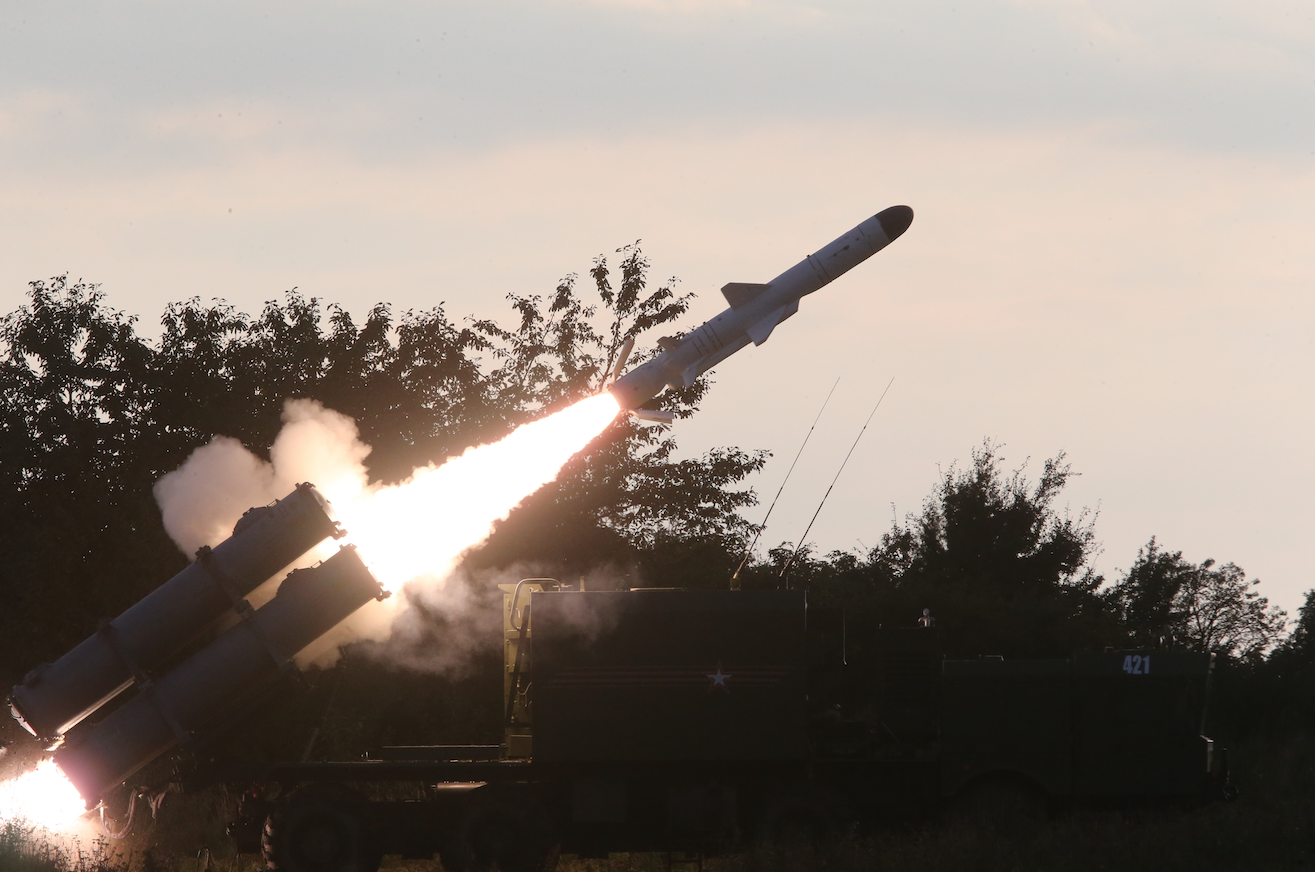 Запуск противокарабельной крылатой ракеты&nbsp;на учениях "Запад-2017".&nbsp;Фото: &copy; РИА "Новости"/Игорь Зарембо
