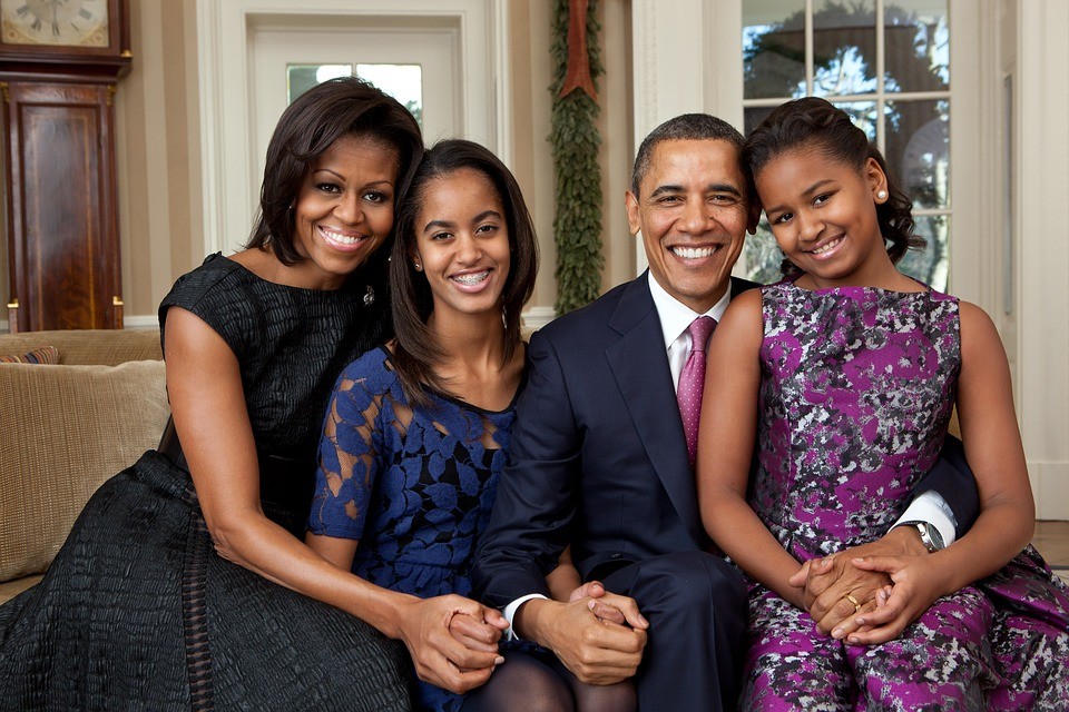 Мишель Обама (крайняя слева) мужем и детьми. Фото: &copy; Pixabay/jandes13