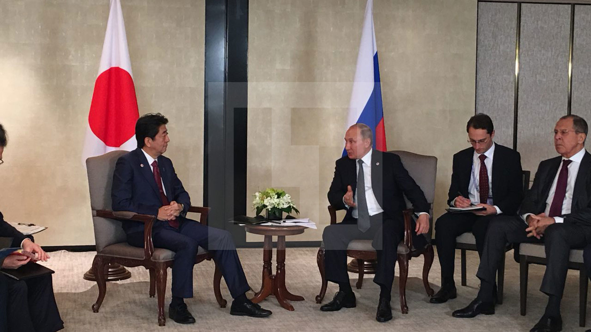 Синдзо Абэ и Владимир Путин. Фото: &copy; L!FE
