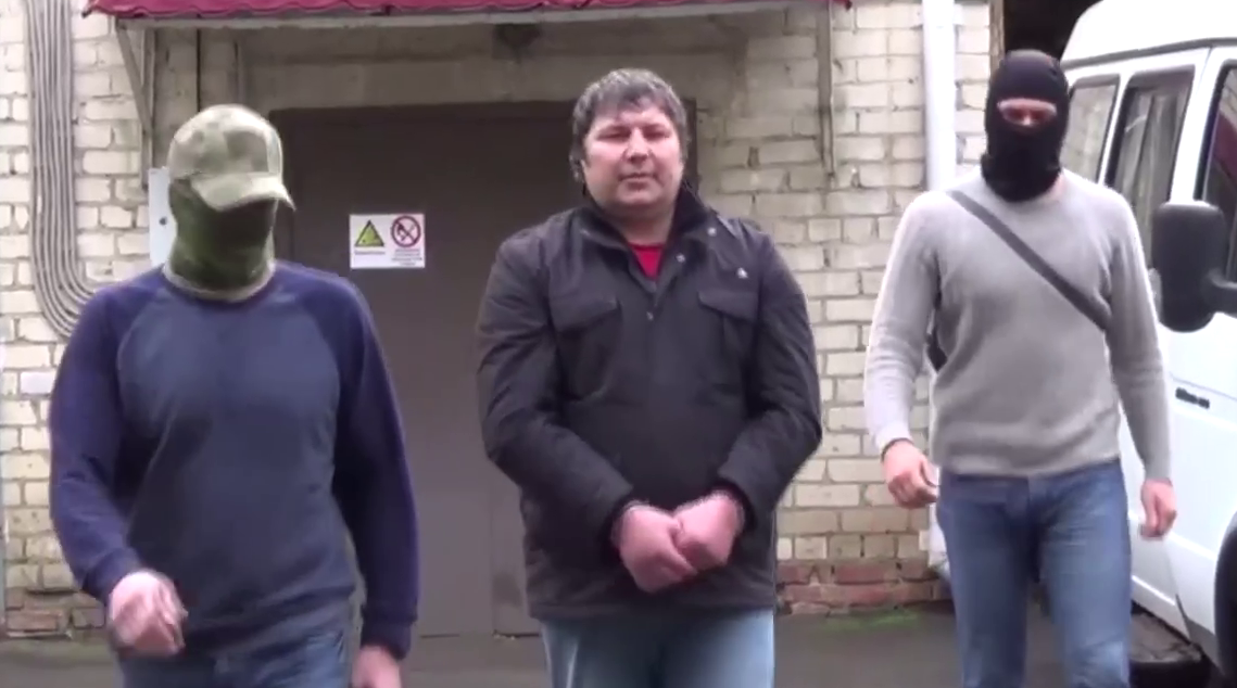 ФСБ опубликовала видео задержания члена банды Басаева, напавшей на Будённовск