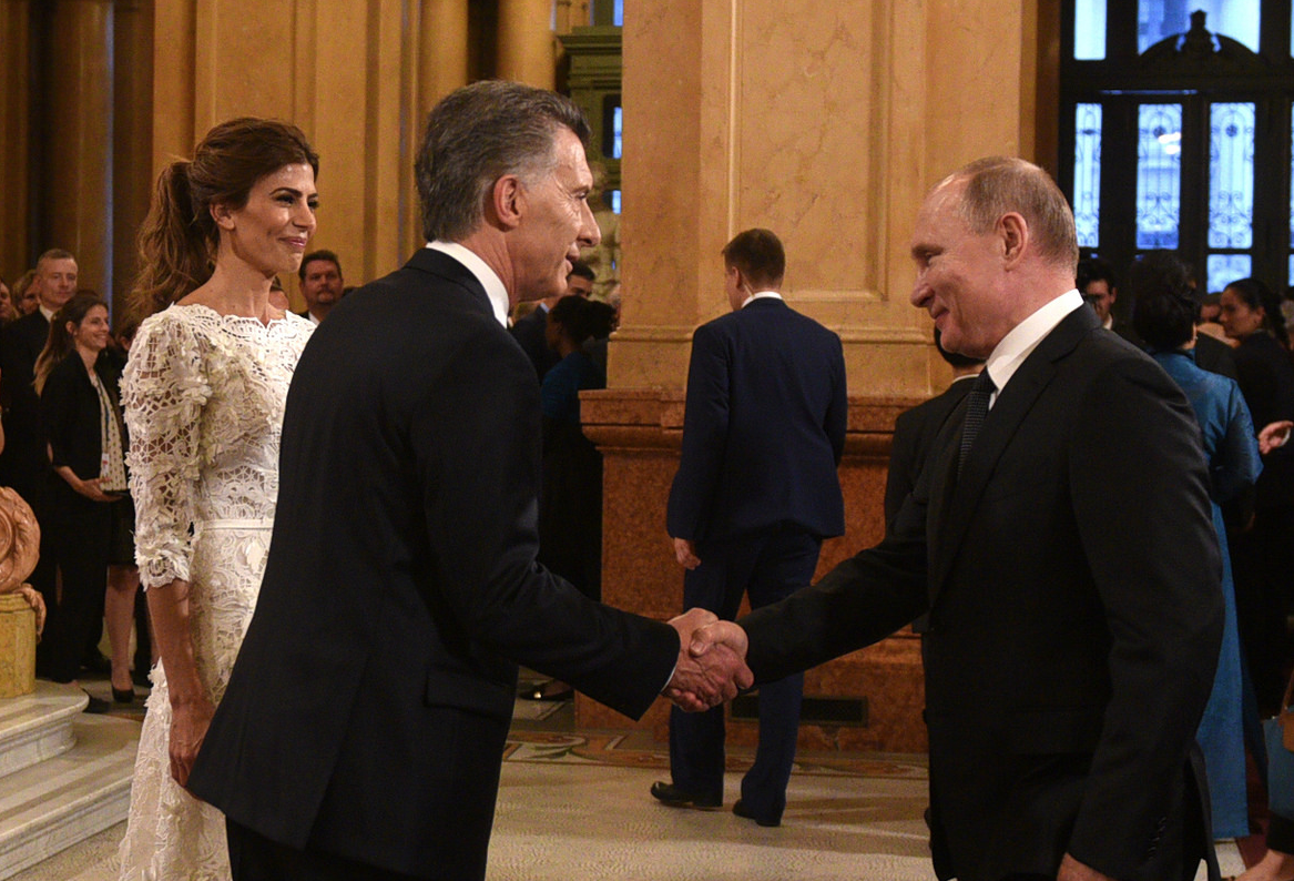 Президент Аргентины Маурисио Макри с супругой и президент РФ Владимир Путин. Фото: &copy; Flickr/G20 Argentina