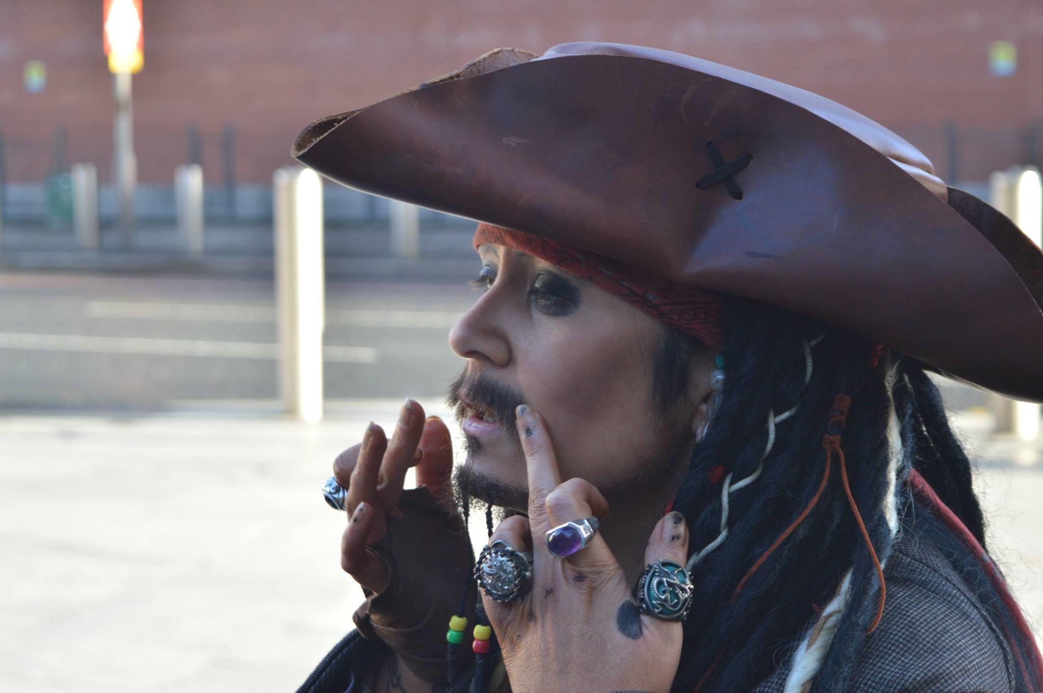 Фото: &copy;&nbsp;facebook.com/Amanda Sparrow Northern Ireland's Only Female Jack Sparrow Impersonator