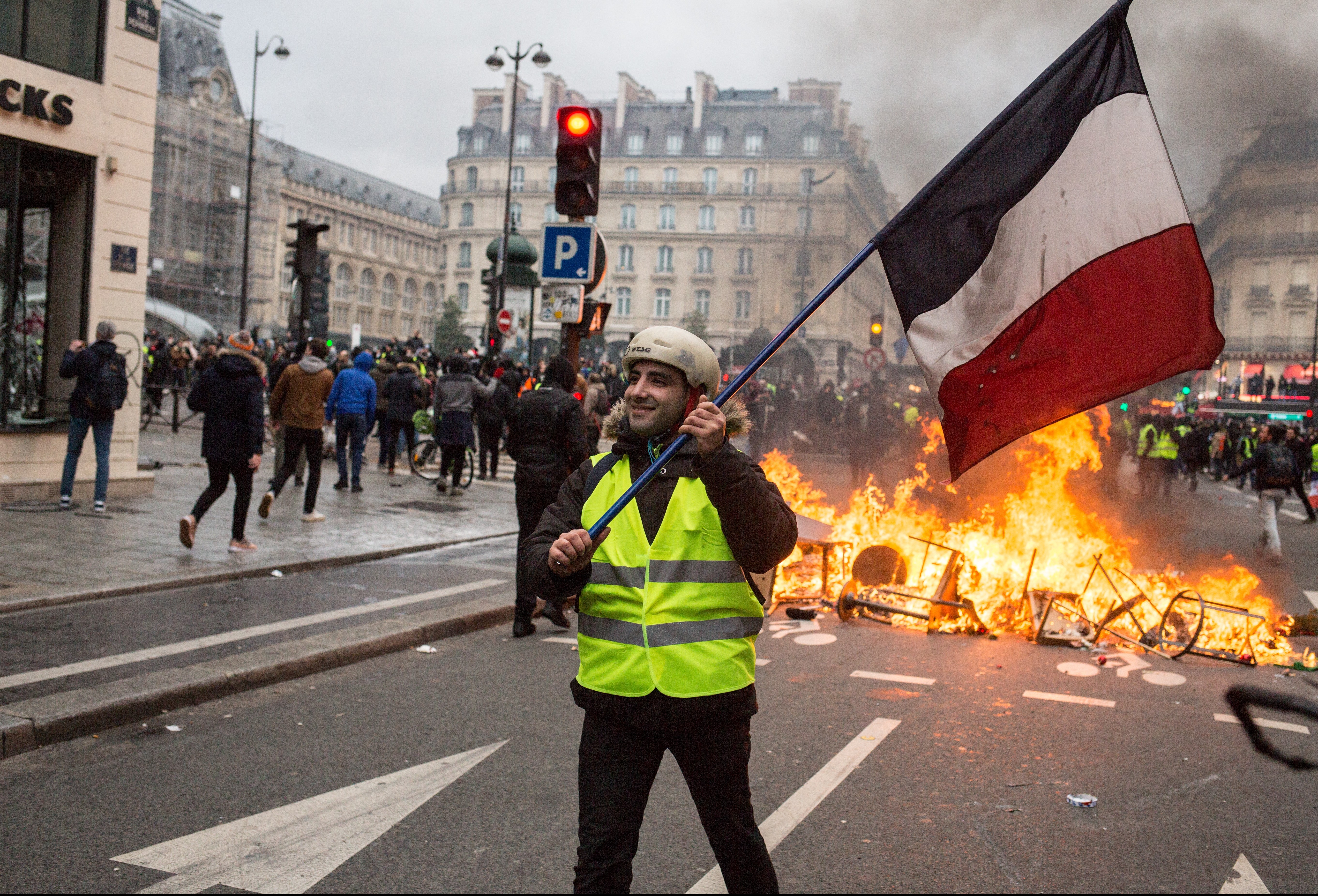 Франция призвала. Протесты во Франции. Протесты в Европе. Протестные движения в Италии.