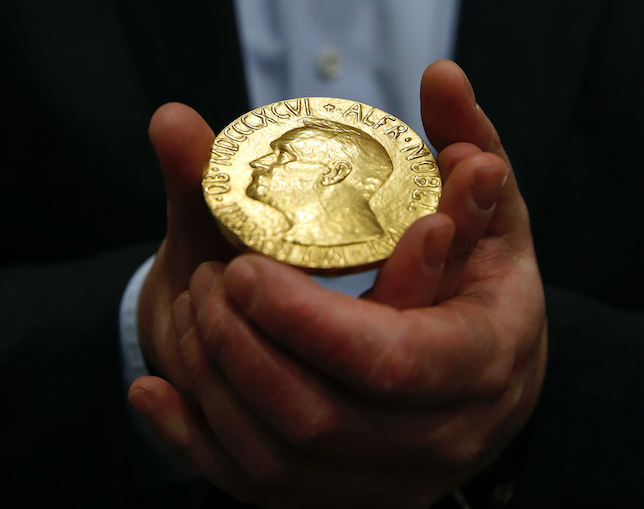 Медаль Нобелевской премии мира. Фото: &copy; AP/Patrick Semansky