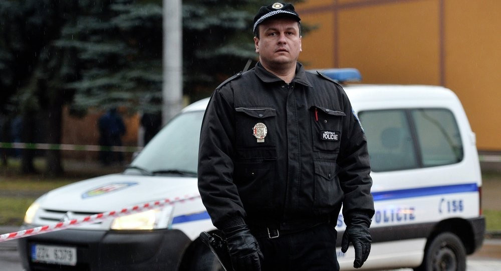 Чешский полицейский. Фото: &copy;&nbsp;REUTERS/Radovan Stoklasa&nbsp;