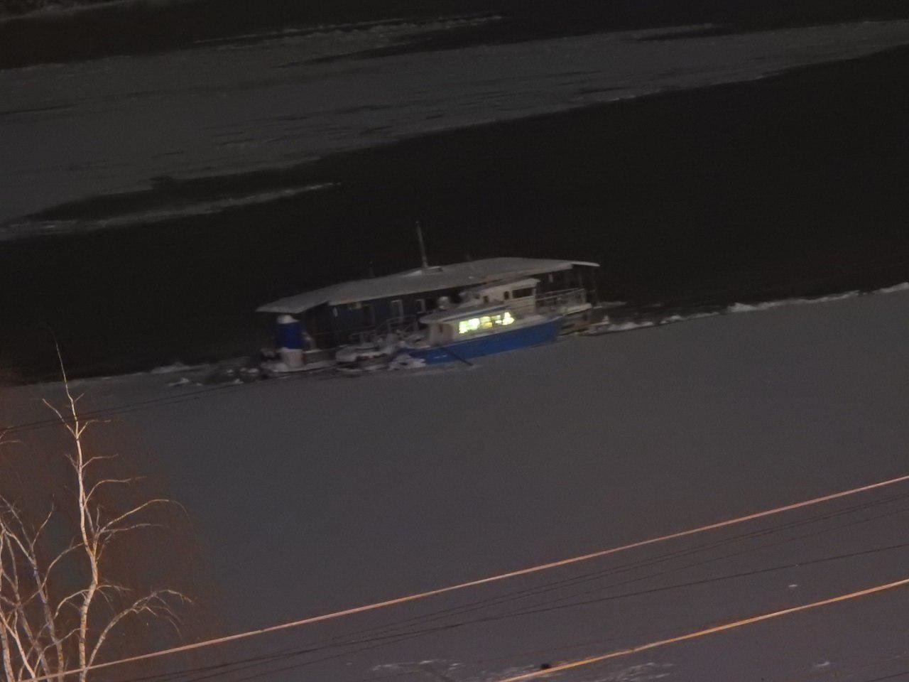 Фото с места ЧП Лайфу прислал гражданский журналист через приложение LiveCorr (доступно на Android иiOS), за что получил денежное вознаграждение.