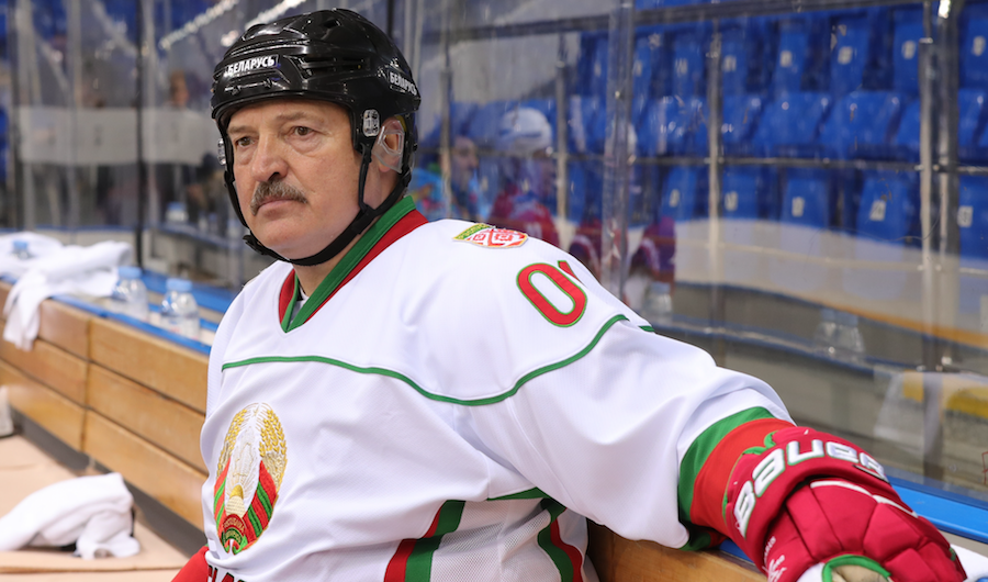 "Четыре раза шили лицо". Лукашенко рассказал о травмах из-за занятий хоккеем