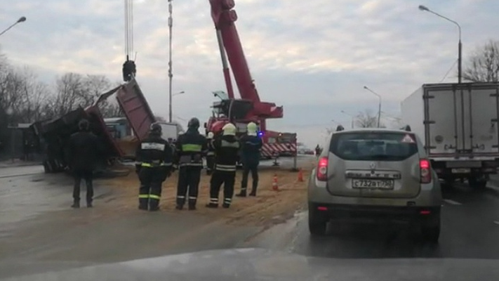 Авария на Ленинградском шоссе. Авария в Москве на Ленинградке. ДТП на Ленинградском шоссе сейчас. ДТП Ленинградское шоссе.