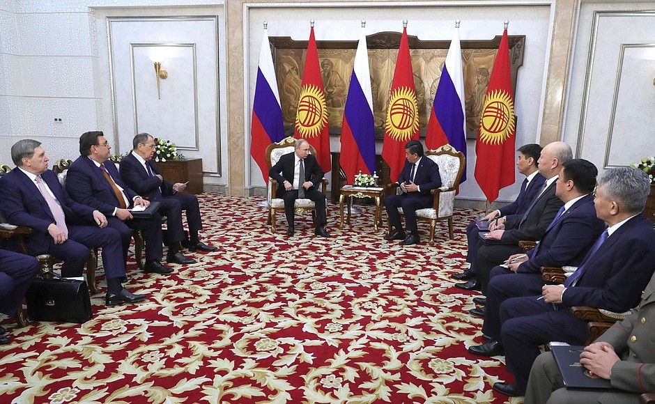 Встреча президента России Владимира Путина и президента Киргизии Сооронбая Жээнбекова. Фото: © Kremlin.ru
