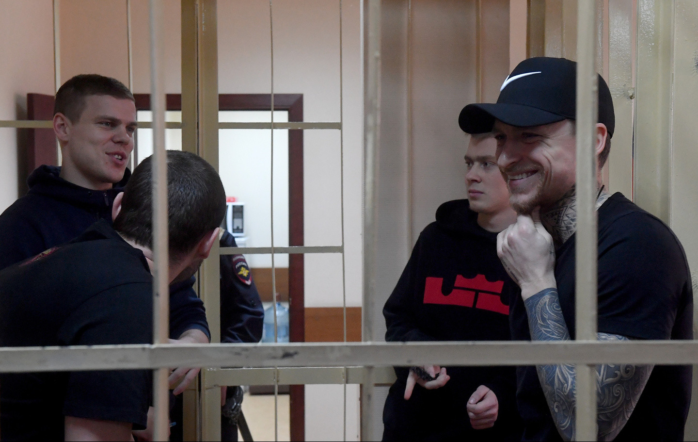 Жалобу на арест Кокорина и Мамаева рассмотрят 17 апреля