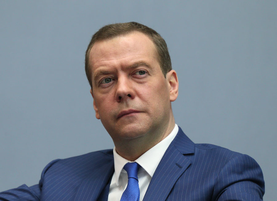 Медведев: Женщины как руководители лучше мужчин