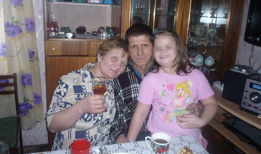 Михаил с женой и дочерью. Фото: соцсети
